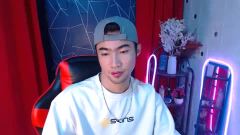 Snapshot of cumhavefun25 chatting on December 9, 2024, 1:02 pm ask me online show from December 9, 2024, 1:02 pm