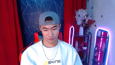 Snapshot of cumhavefun25 chatting on December 17, 2024, 4:43 pm ask me online show from December 17, 2024, 4:43 pm