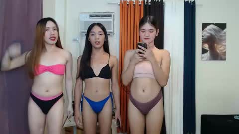 via medusa danna lerie scarlet online show from September 28, 2025, 5:02 am