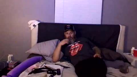 Snapshot of cummerforyouu chatting on December 7, 2024, 8:22 am Mike Smalls online show from December 7, 2024, 8:22 am