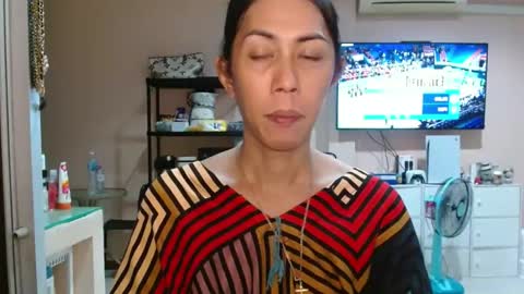 Snapshot of cummleahcumm chatting on October 6, 2025, 11:40 am Leah Vergara online show from October 6, 2025, 11:40 am