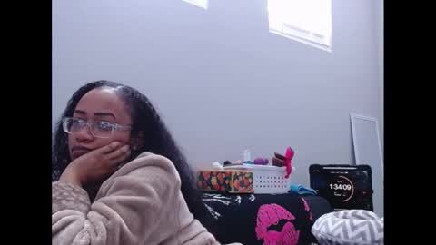 Snapshot of cumplzqueen chatting on February 24, 2026, 6:17 pm Nia Reese online show from February 24, 2026, 6:17 pm