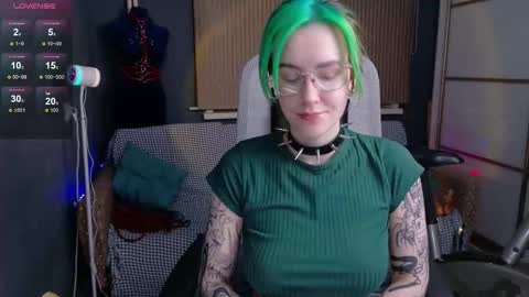 Snapshot of cumpotikeve chatting on October 20, 2025, 2:45 am CUMpotikEve online show from October 20, 2025, 2:45 am