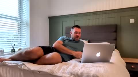 Snapshot of cupcakecreampie chatting on October 14, 2025, 8:15 am Adam online show from October 14, 2025, 8:15 am