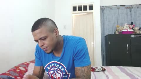 Snapshot of cuplex_hotlatina94 chatting on December 6, 2024, 10:38 am dominic and julieta... independent models online show from December 6, 2024, 10:38 am