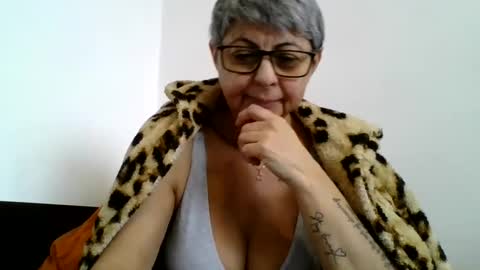 Snapshot of cuplu4346529860 chatting on January 1, 2025, 10:11 am couple online show from January 1, 2025, 10:11 am