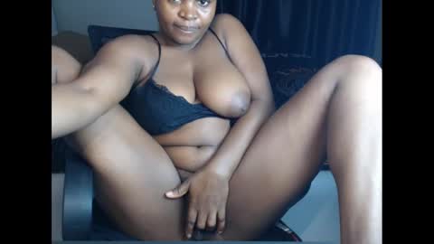 Snapshot of cupxxcake chatting on December 17, 2024, 6:09 pm chloe online show from December 17, 2024, 6:09 pm