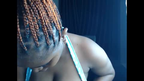 Snapshot of cupxxcake chatting on December 22, 2024, 9:11 am chloe online show from December 22, 2024, 9:11 am