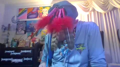 Feathers online show from December 22, 2025, 8:00 am