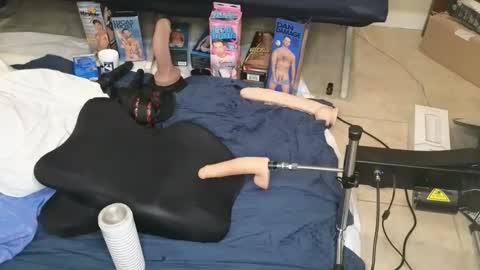 Snapshot of curiousbisex22 chatting on April 16, 2026, 12:22 am Curiousbisex22 online show from April 16, 2026, 12:22 am