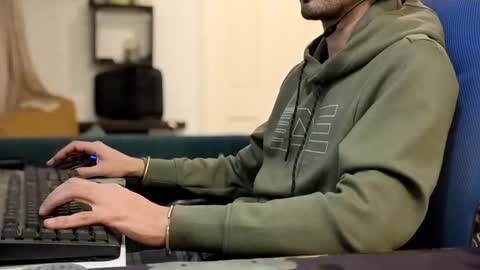 Snapshot of curiousgenie chatting on December 3, 2025, 9:24 pm curiousgenie online show from December 3, 2025, 9:24 pm