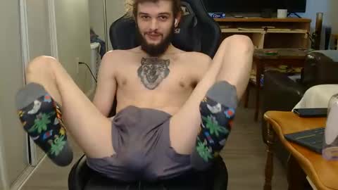 Snapshot of curiouss25 chatting on May 9, 2026, 7:30 pm curiouss25 online show from May 9, 2026, 7:30 pm