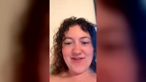 Snapshot of curliegirlee chatting on June 15, 2026, 11:51 pm curliegirlee online show from June 15, 2026, 11:51 pm