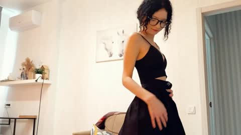 Snapshot of curlixiee chatting on April 22, 2026, 12:39 pm Kira online show from April 22, 2026, 12:39 pm