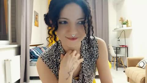Snapshot of curlixiee chatting on May 11, 2026, 11:13 pm Kira online show from May 11, 2026, 11:13 pm