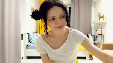 Snapshot of curlixiee chatting on May 30, 2026, 11:46 pm Kira online show from May 30, 2026, 11:46 pm