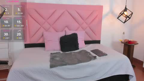 curly_babe1 online show from June 25, 2026, 5:12 am