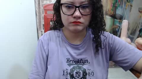 Vannesa online show from October 28, 2025, 6:32 pm