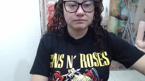 Vannesa online show from November 18, 2025, 8:35 pm