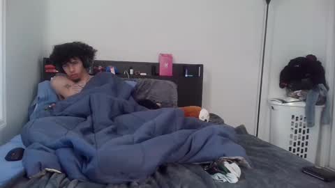 Snapshot of curlyandmixed chatting on January 6, 2025, 2:03 pm curlyandmixed online show from January 6, 2025, 2:03 pm