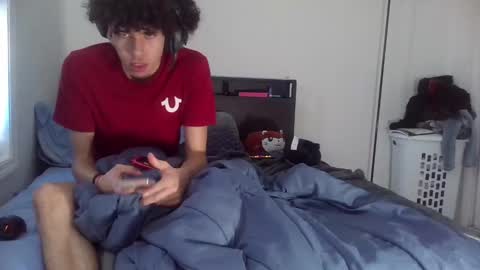 Snapshot of curlyandmixed chatting on January 7, 2025, 5:42 pm curlyandmixed online show from January 7, 2025, 5:42 pm