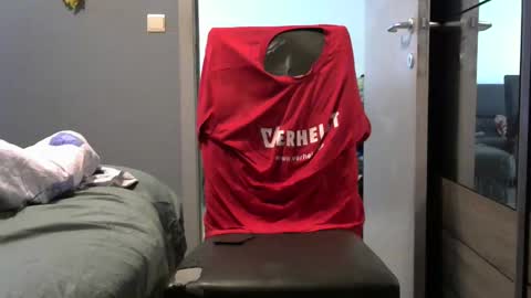 curlyfurly online show from November 9, 2025, 9:51 am