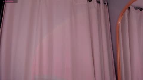 Snapshot of curlyy915e chatting on February 12, 2026, 11:44 pm Curly915e online show from February 12, 2026, 11:44 pm