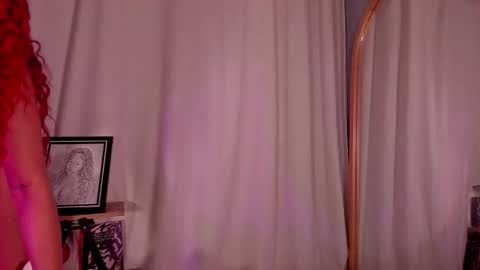 Snapshot of curlyy915e chatting on February 19, 2026, 2:18 am Curly915e online show from February 19, 2026, 2:18 am