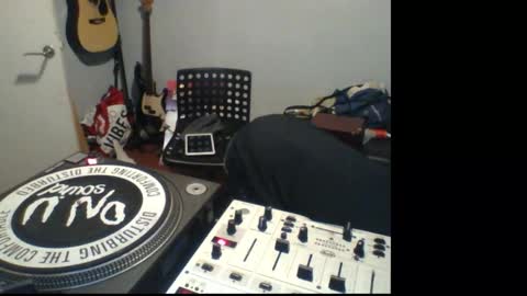 Snapshot of curvelover1977 chatting on January 17, 2026, 1:32 am curvelover1977 online show from January 17, 2026, 1:32 am