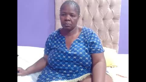 Snapshot of curveychubbyzoe chatting on March 2, 2026, 8:21 am curveychubbyzoe online show from March 2, 2026, 8:21 am