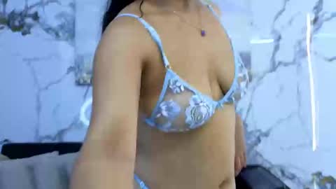 curvy_and_skinny23_aws online show from November 1, 2025, 9:39 pm