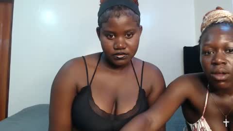 Snapshot of curvy_queen2 chatting on March 27, 2026, 10:48 am queen online show from March 27, 2026, 10:48 am