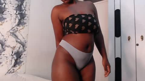 curvyj255 online show from July 28, 2026, 7:39 pm