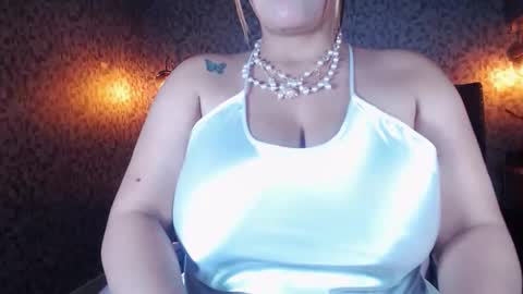 Snapshot of curvyjulieth chatting on February 20, 2026, 7:21 am Julieth online show from February 20, 2026, 7:21 am