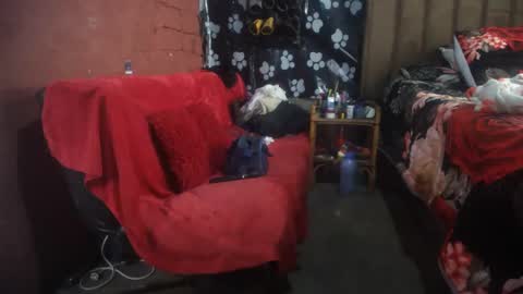 Snapshot of curvypear76x chatting on November 24, 2025, 9:31 am curvypear76x online show from November 24, 2025, 9:31 am