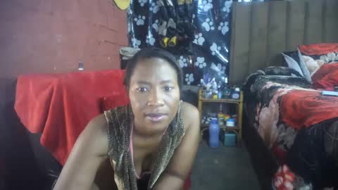 Snapshot of curvypear76x chatting on December 2, 2025, 8:08 am curvypear76x online show from December 2, 2025, 8:08 am