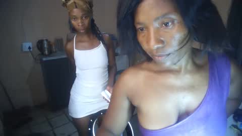 Snapshot of curvypear76x chatting on February 10, 2026, 11:03 am curvypear76x online show from February 10, 2026, 11:03 am