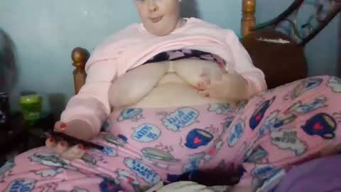 Snapshot of curvyplayday chatting on February 21, 2025, 9:32 pm dahlia -kim online show from February 21, 2025, 9:32 pm