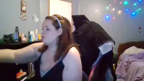 Snapshot of curvyplayday chatting on February 27, 2025, 3:36 am dahlia -kim online show from February 27, 2025, 3:36 am