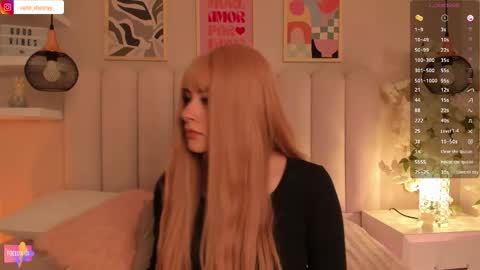 Snapshot of cute__cherry_ chatting on December 19, 2025, 9:11 pm Amber online show from December 19, 2025, 9:11 pm