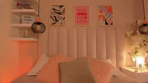 Snapshot of cute__cherry_ chatting on December 22, 2025, 8:17 pm Amber online show from December 22, 2025, 8:17 pm