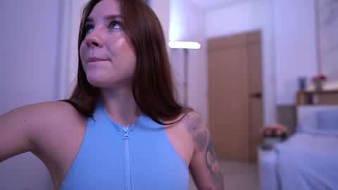 Snapshot of cute__foxy chatting on October 14, 2025, 12:33 am Foxy online show from October 14, 2025, 12:33 am