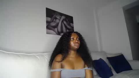 Liya online show from November 28, 2025, 7:27 pm