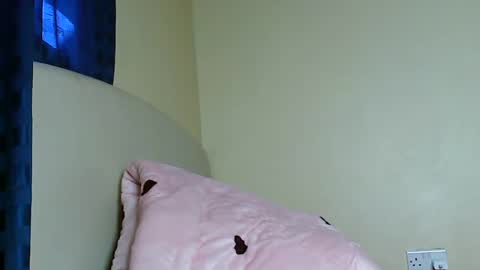 Snapshot of cute_beb2 chatting on January 21, 2025, 1:00 pm V EE online show from January 21, 2025, 1:00 pm