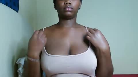 Snapshot of cute_beb2 chatting on January 23, 2025, 1:35 pm V EE online show from January 23, 2025, 1:35 pm