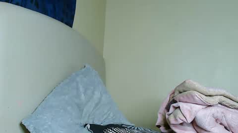 Snapshot of cute_beb2 chatting on February 7, 2025, 2:15 pm V EE online show from February 7, 2025, 2:15 pm