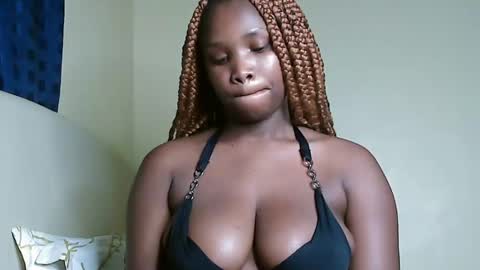 Snapshot of cute_beb2 chatting on February 18, 2025, 12:17 pm V EE online show from February 18, 2025, 12:17 pm