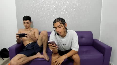 Snapshot of cute_boys18 chatting on January 22, 2025, 12:06 am ARTURO-18  MATIAS-18  NIKOLAY-19  HADES-18  GABO-19 online show from January 22, 2025, 12:06 am