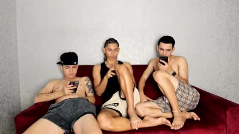Snapshot of cute_boys18 chatting on February 17, 2025, 5:43 pm ARTURO-18  MATIAS-18  NIKOLAY-19  HADES-18  GABO-19 online show from February 17, 2025, 5:43 pm