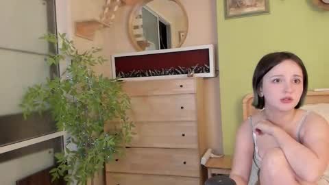 Snapshot of cute_emiliya chatting on February 15, 2026, 9:11 pm Emily online show from February 15, 2026, 9:11 pm